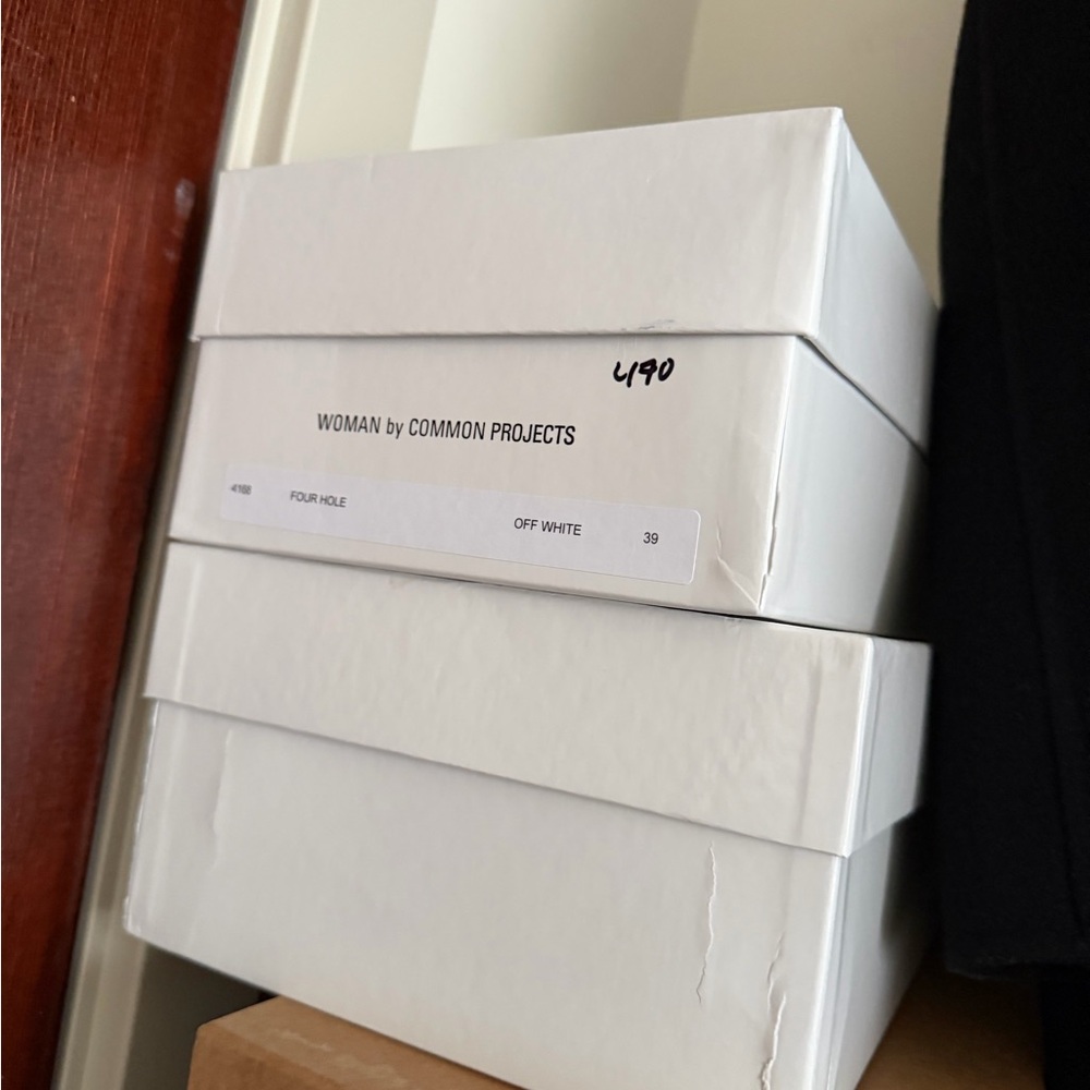 Common Projects Sneaker - Picture 6 of 6